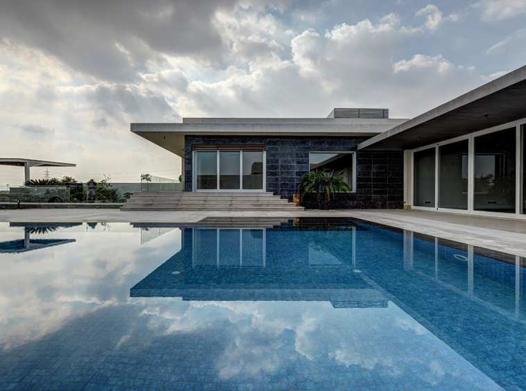 pyramid hills compound